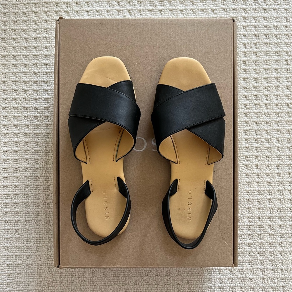 Nisolo Black and Tan Leather Cross-Strap Sandals